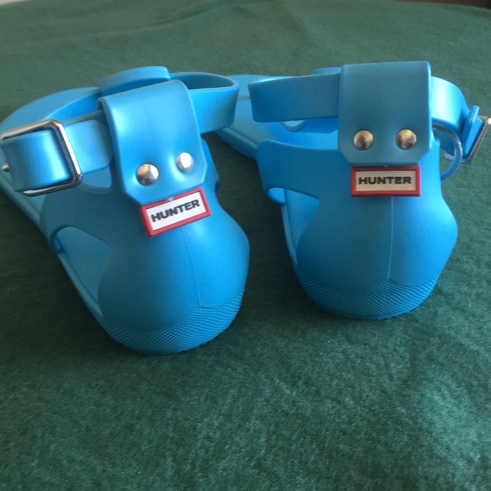 Hunter sling backs